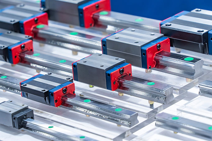 軸受・ベアリングについて｜直線運動を受けるベアリングとは