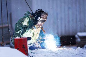 【徹底解説】アーク溶接とは？溶接の原理と種類、トラブルを紹介